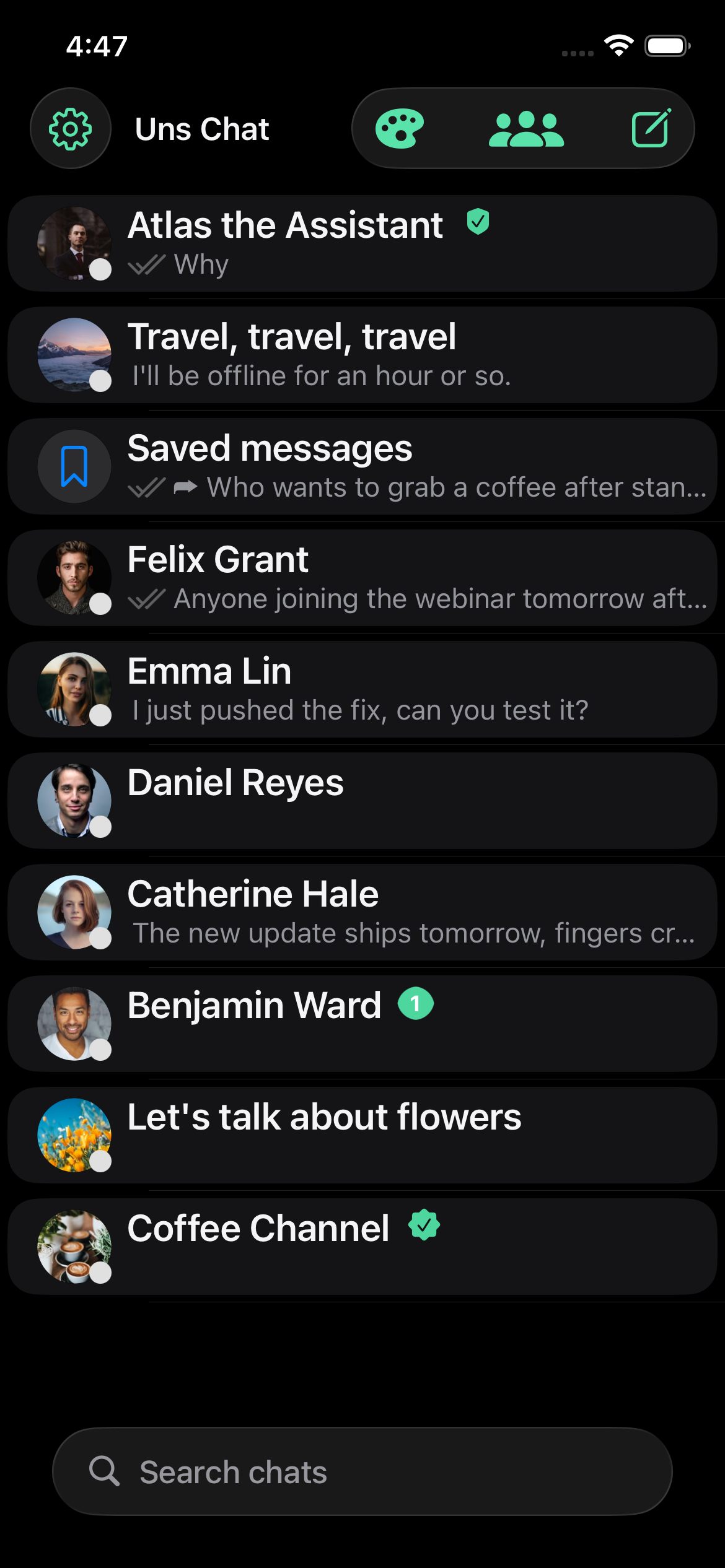 Uns Chat chat list — dark theme