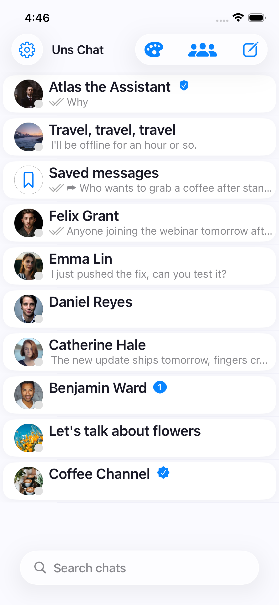 Uns Chat chat list — light theme